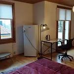 Near The Station Appartement *