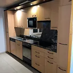 Near The Station Appartement *