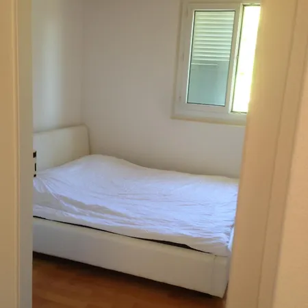 Near The Station Appartement *